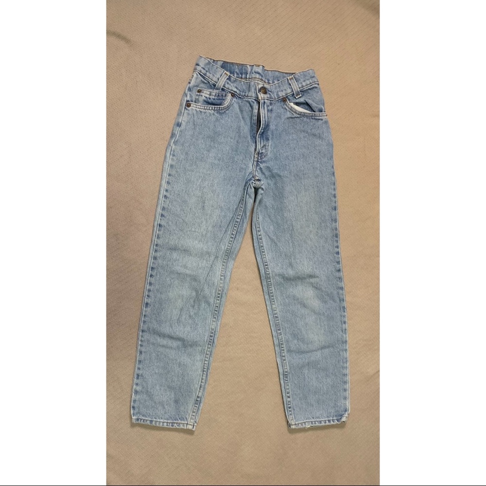 Levi’s 550 light wash jeans